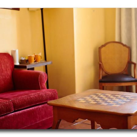Hotel Restaurante Dona Anita Requena Bagian luar foto
