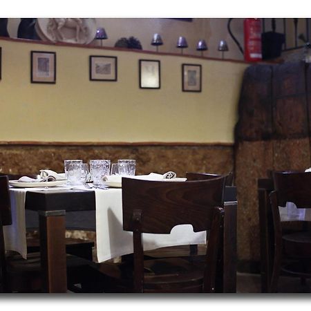 Hotel Restaurante Dona Anita Requena Bagian luar foto