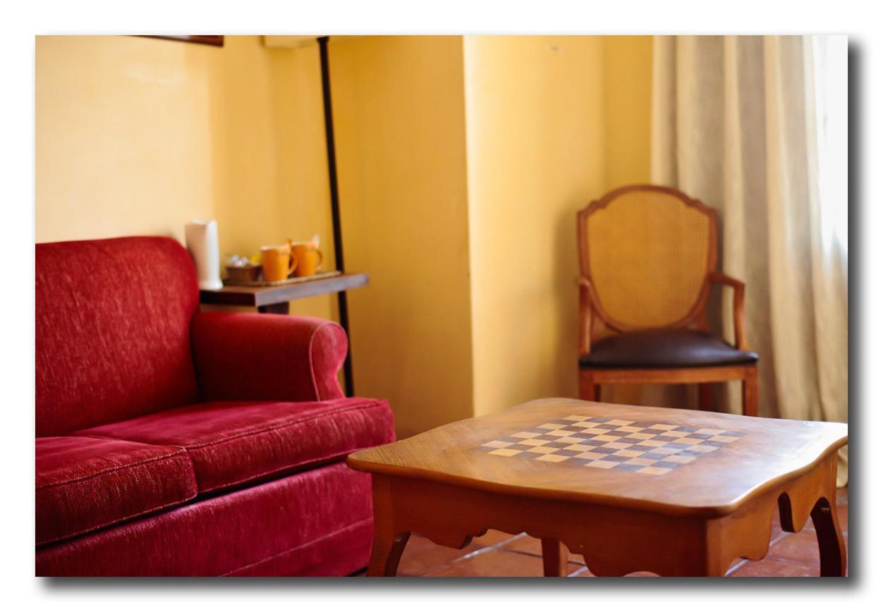 Hotel Restaurante Dona Anita Requena Bagian luar foto