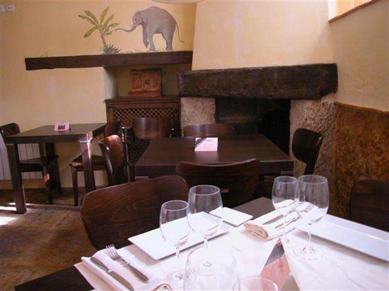 Hotel Restaurante Dona Anita Requena Restoran foto