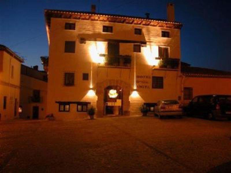Hotel Restaurante Dona Anita Requena Bagian luar foto
