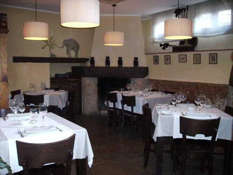 Hotel Restaurante Dona Anita Requena Bagian luar foto