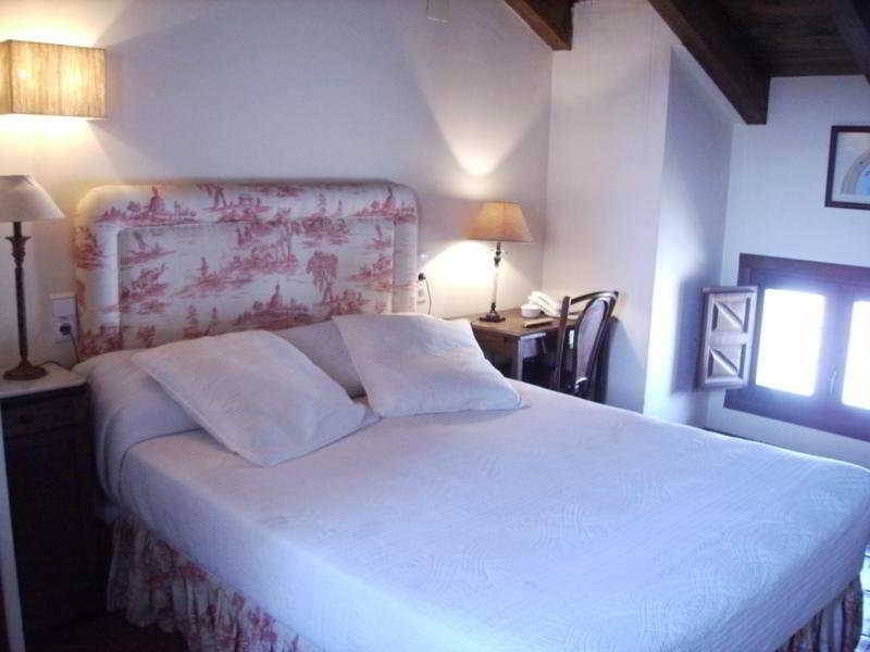 Hotel Restaurante Dona Anita Requena Bagian luar foto