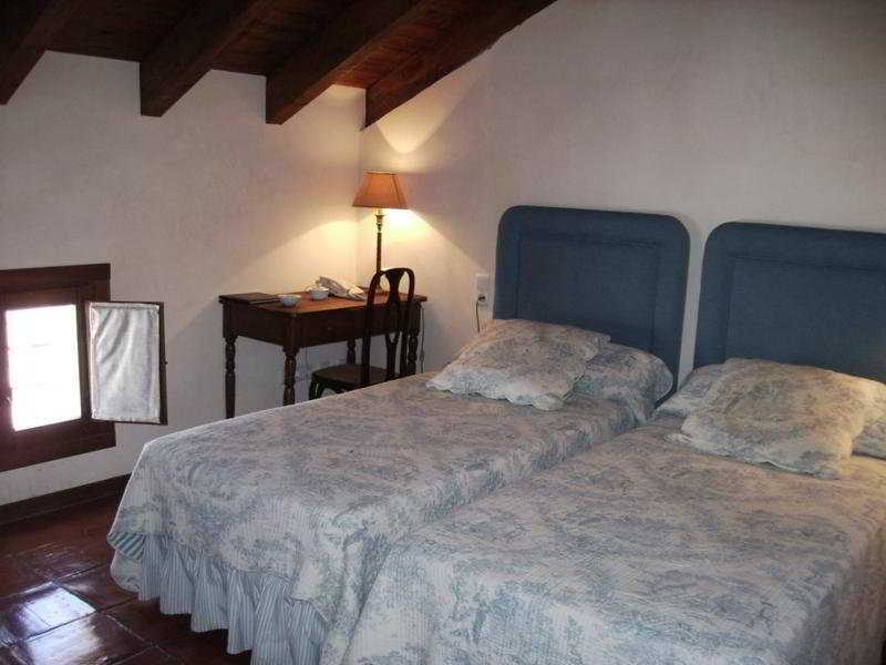 Hotel Restaurante Dona Anita Requena Bagian luar foto